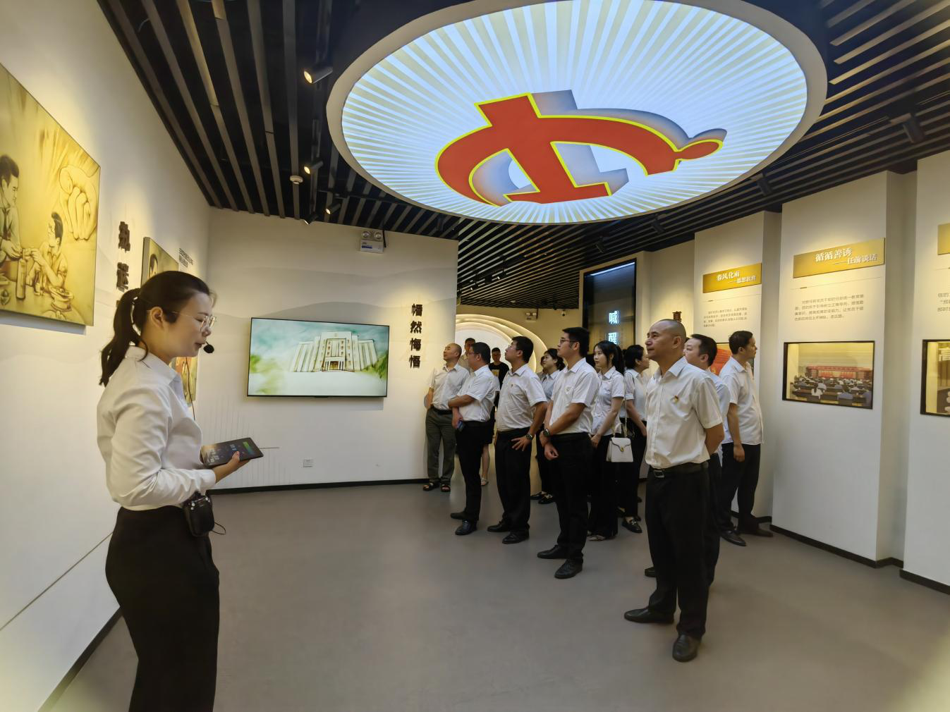 市秦巴農(nóng)擔(dān)公司開(kāi)展“學(xué)習(xí)黨規(guī)黨紀(jì)、筑牢廉潔底線”黨紀(jì)學(xué)習(xí)主題黨日活動(dòng)